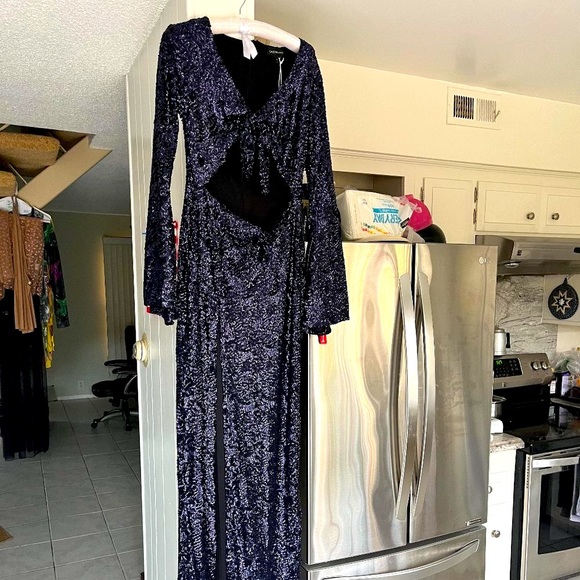 Calechie sequin cut out maxi dress - Picture 10 of 10